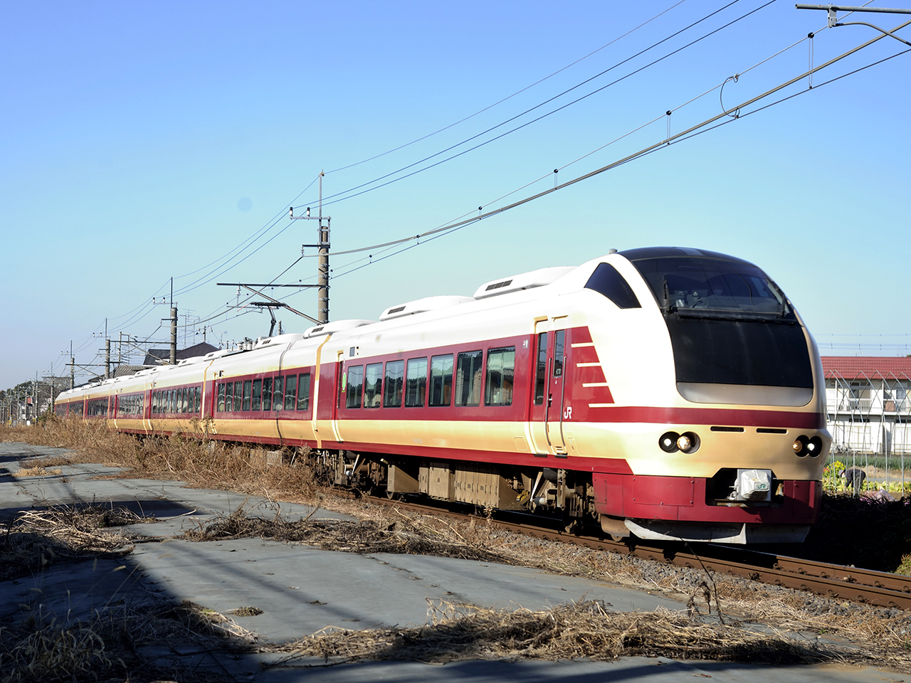 E653niK70Ґj