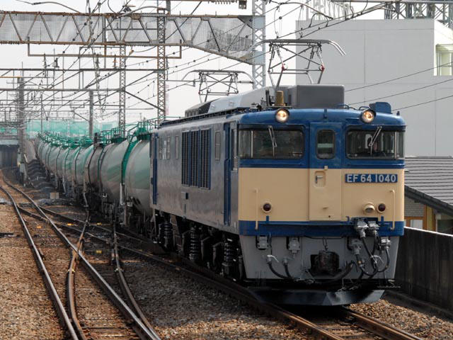 高崎機関区EF64-1040