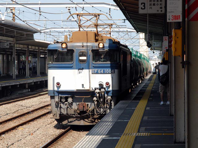 高崎機関区EF64-1004