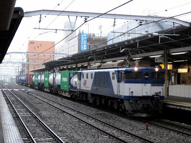 高崎機関区EF64-1022