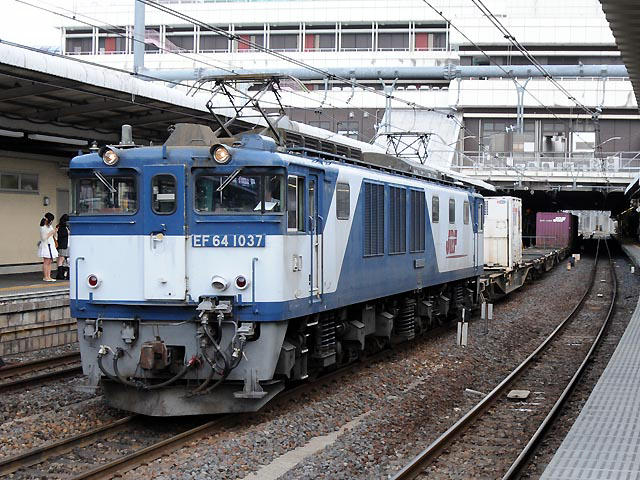 愛知機関区EF64-1037