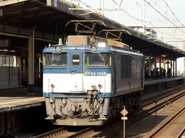 愛知機関区EF64-1049