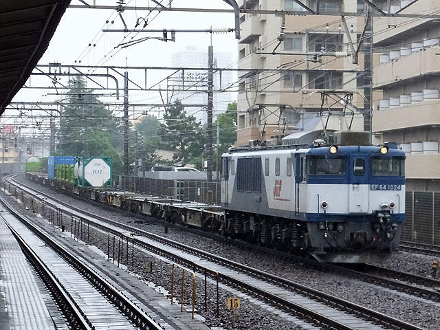 高崎機関区EF64-1024