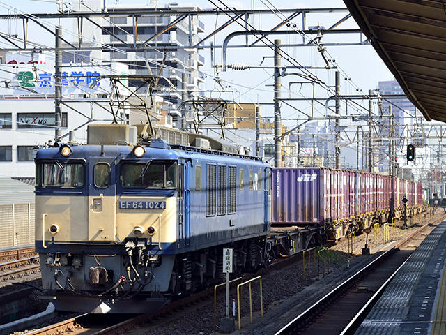 高崎機関区EF64-1024