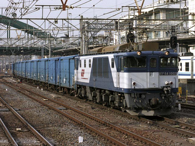 高崎機関区EF64-1002